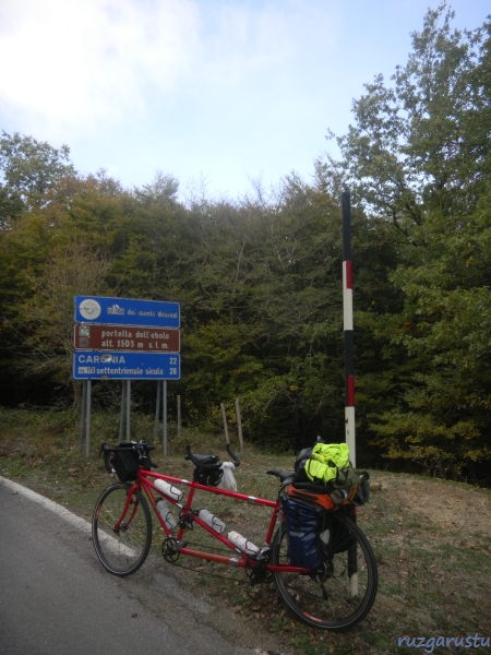 Zirvede terli kıyafetlerimizi çıkartıp kalın kalın giyinmece