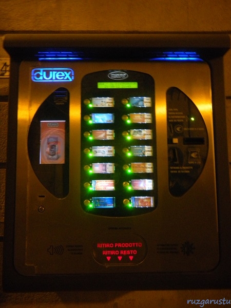 Ve yazıda bahsettiğim Durex otomatı